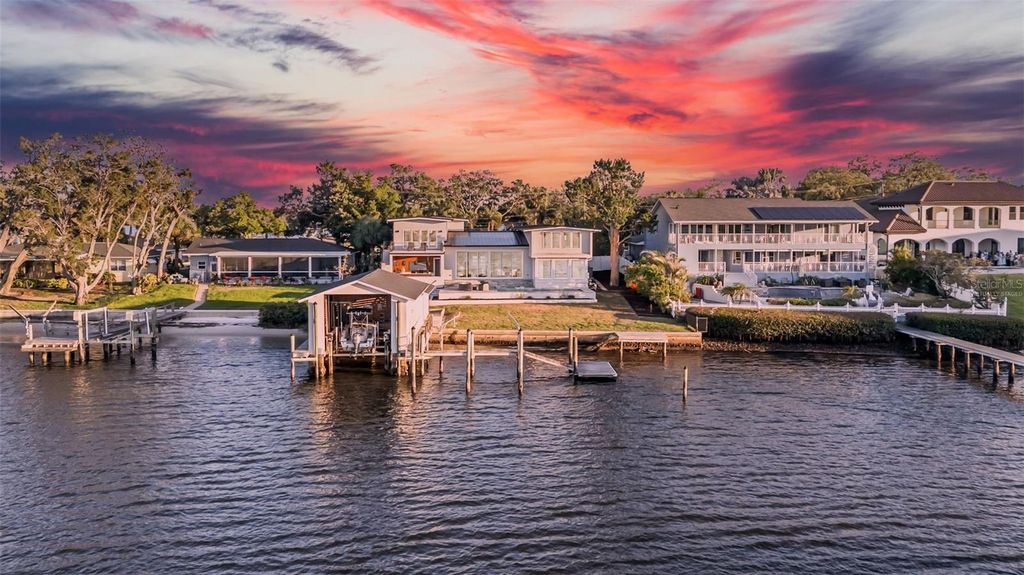 Photo of 915 Bayshore Drive, Tarpon Springs, FL 34689 (MLS # TB8374114)