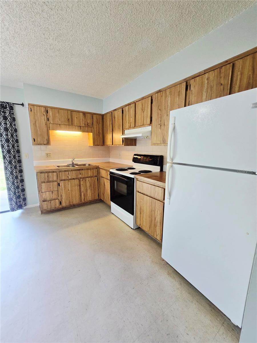 HOMOSASSA UNIT 06 - Residential Lease