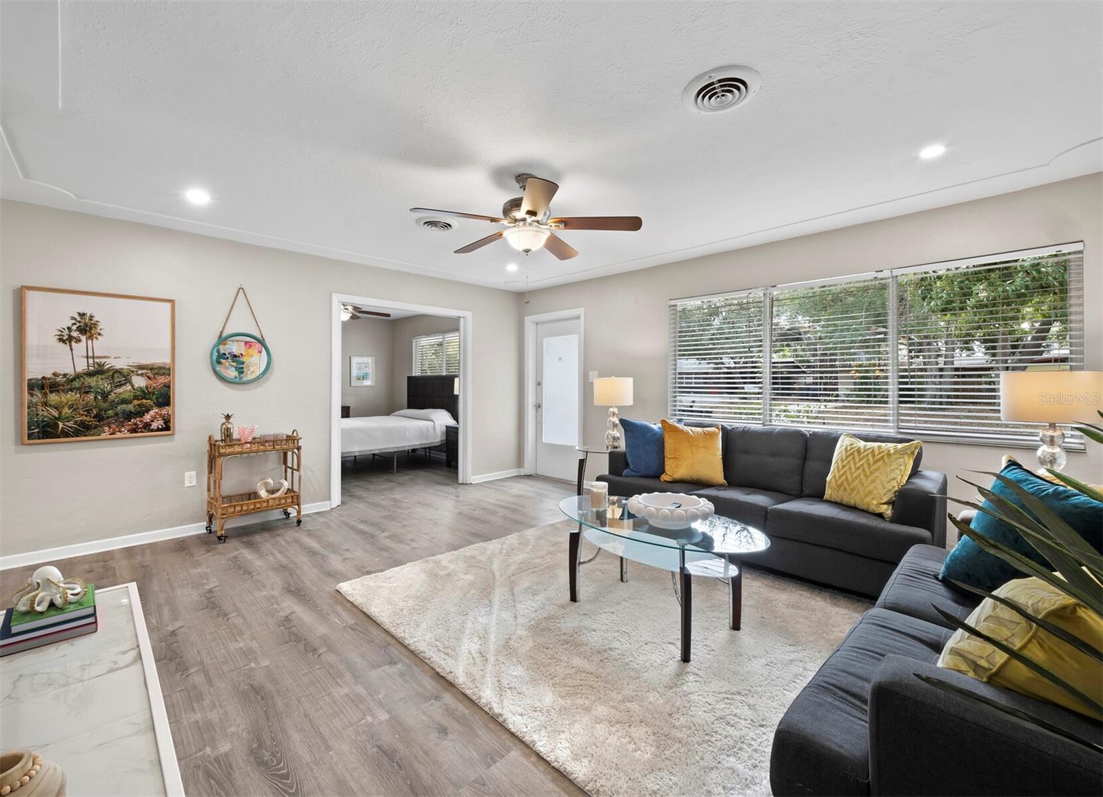 SOUTH GATE - Residential