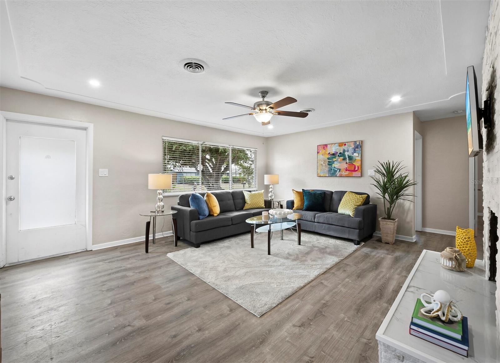 SOUTH GATE - Residential