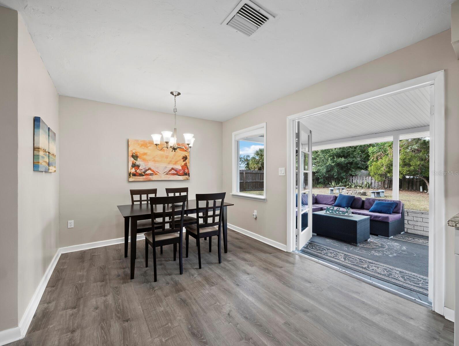 SOUTH GATE - Residential