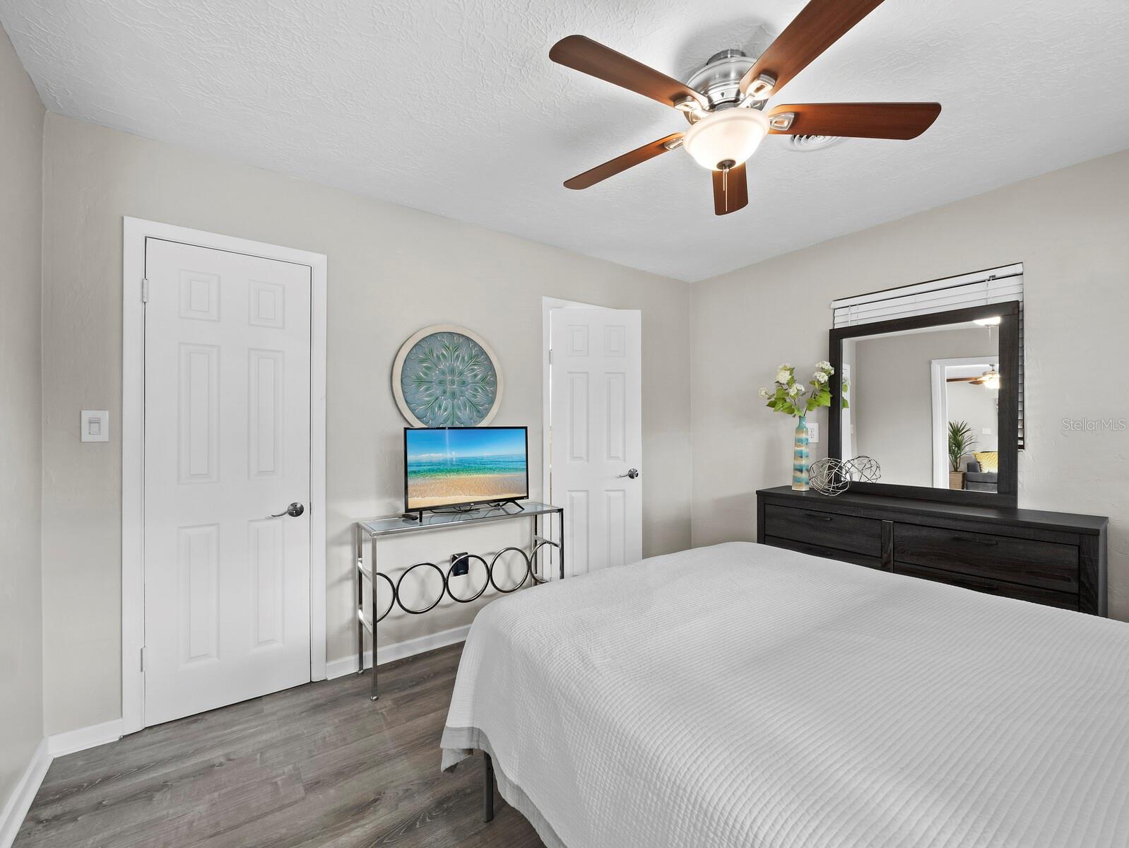 SOUTH GATE - Residential