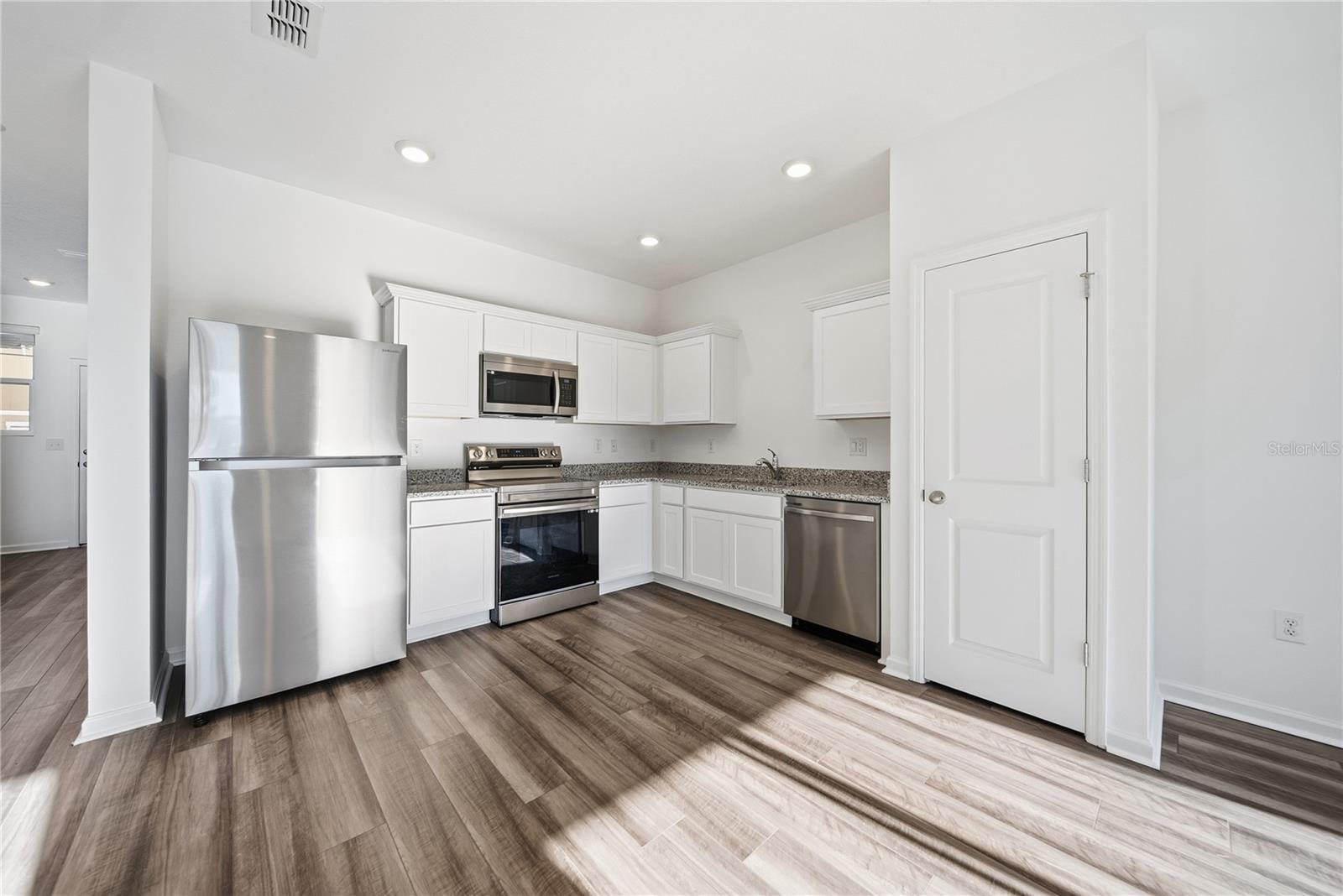 TYSON TWNHMS - Residential Lease