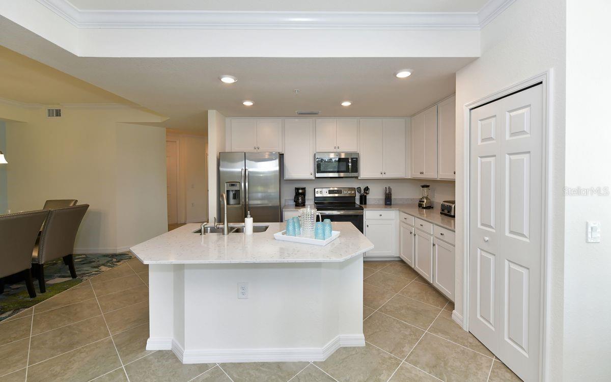 TERRACE IV AT LAKEWOOD NATIONAL PH II - Residential Lease