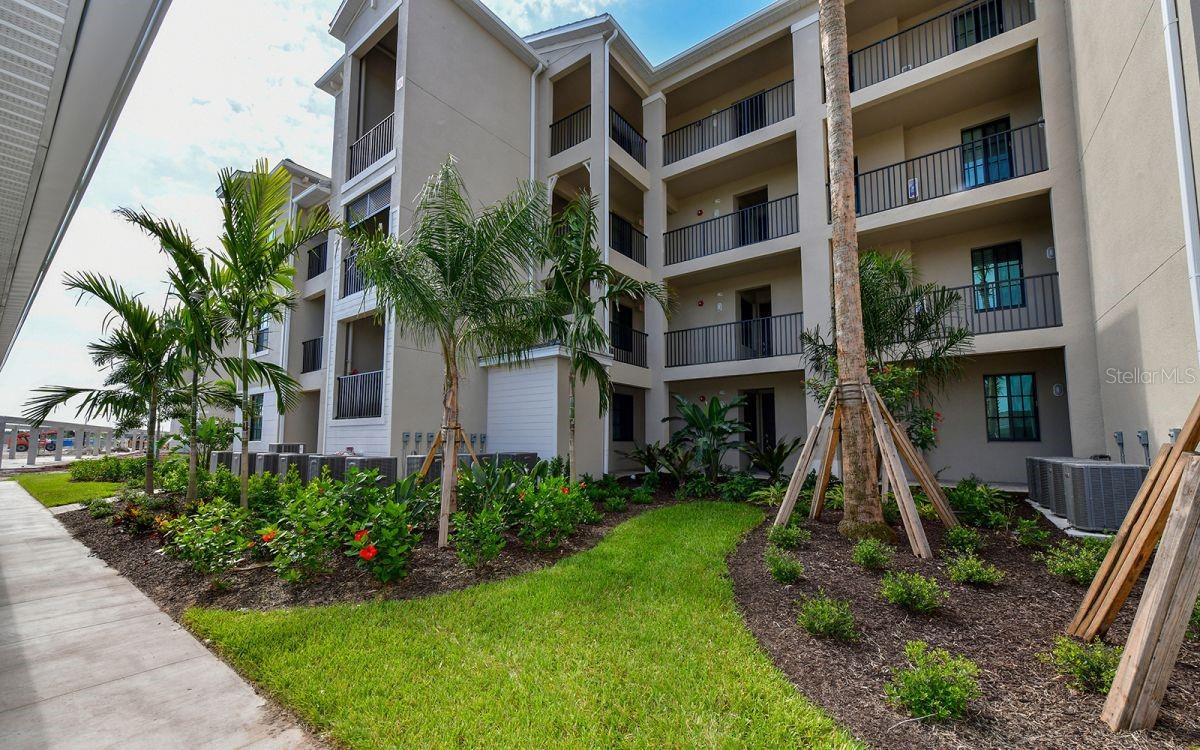 TERRACE IV AT LAKEWOOD NATIONAL PH II - Residential Lease