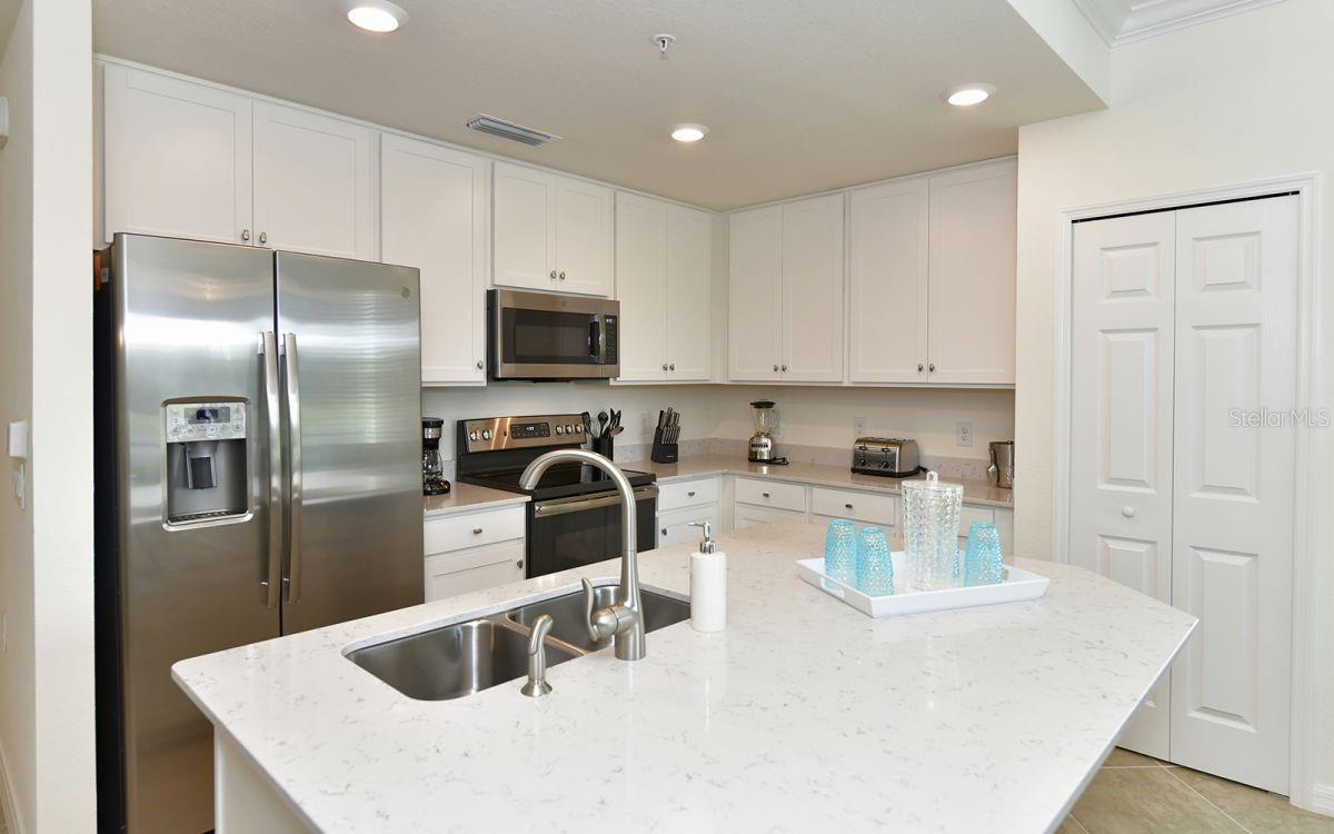 TERRACE IV AT LAKEWOOD NATIONAL PH II - Residential Lease