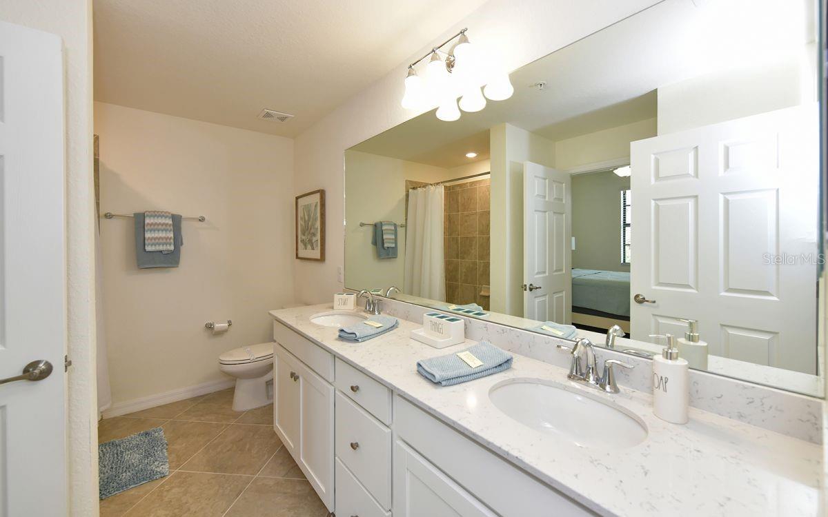 TERRACE IV AT LAKEWOOD NATIONAL PH II - Residential Lease