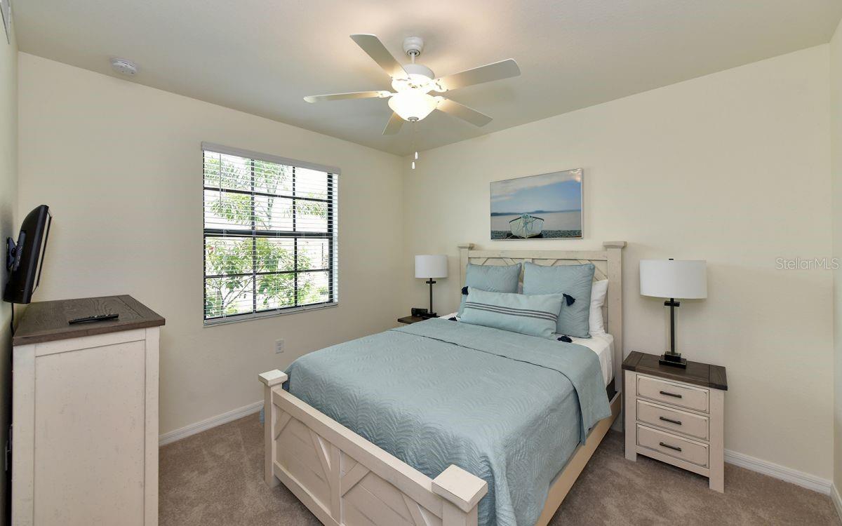 TERRACE IV AT LAKEWOOD NATIONAL PH II - Residential Lease