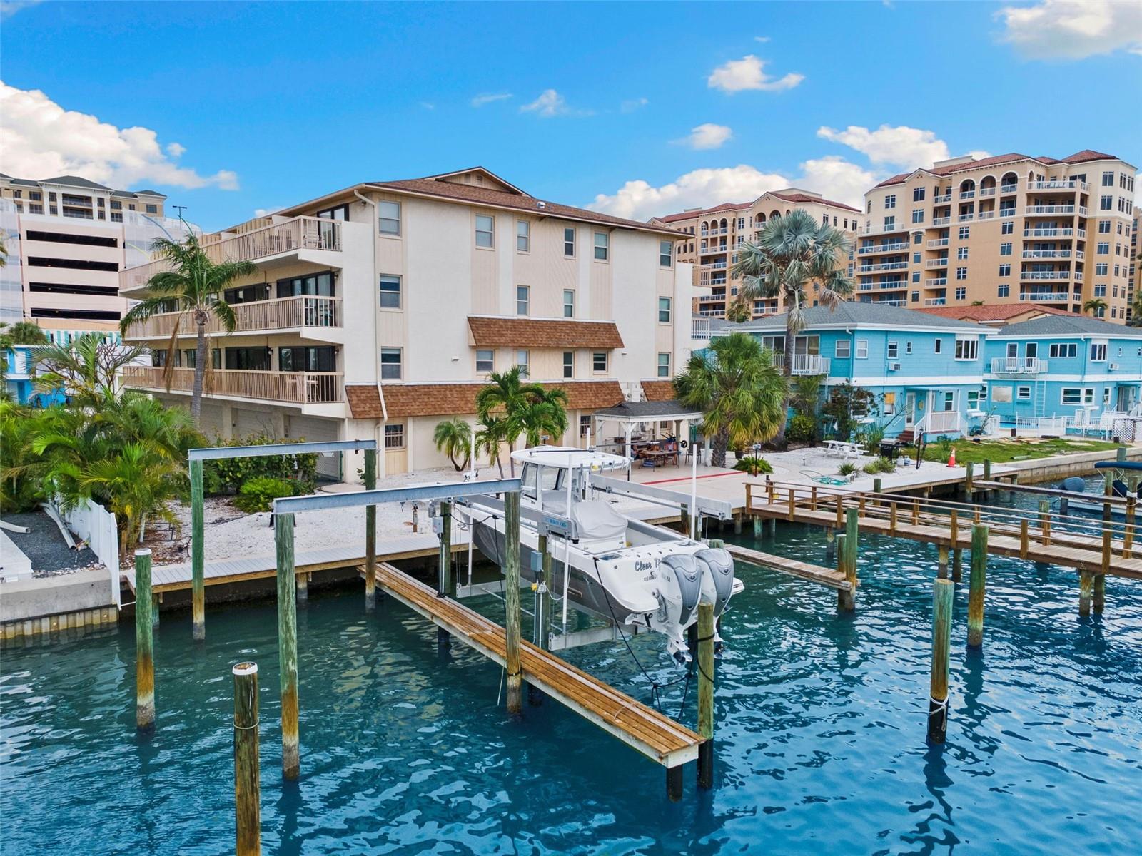 479 E SHORE DRIVE 5