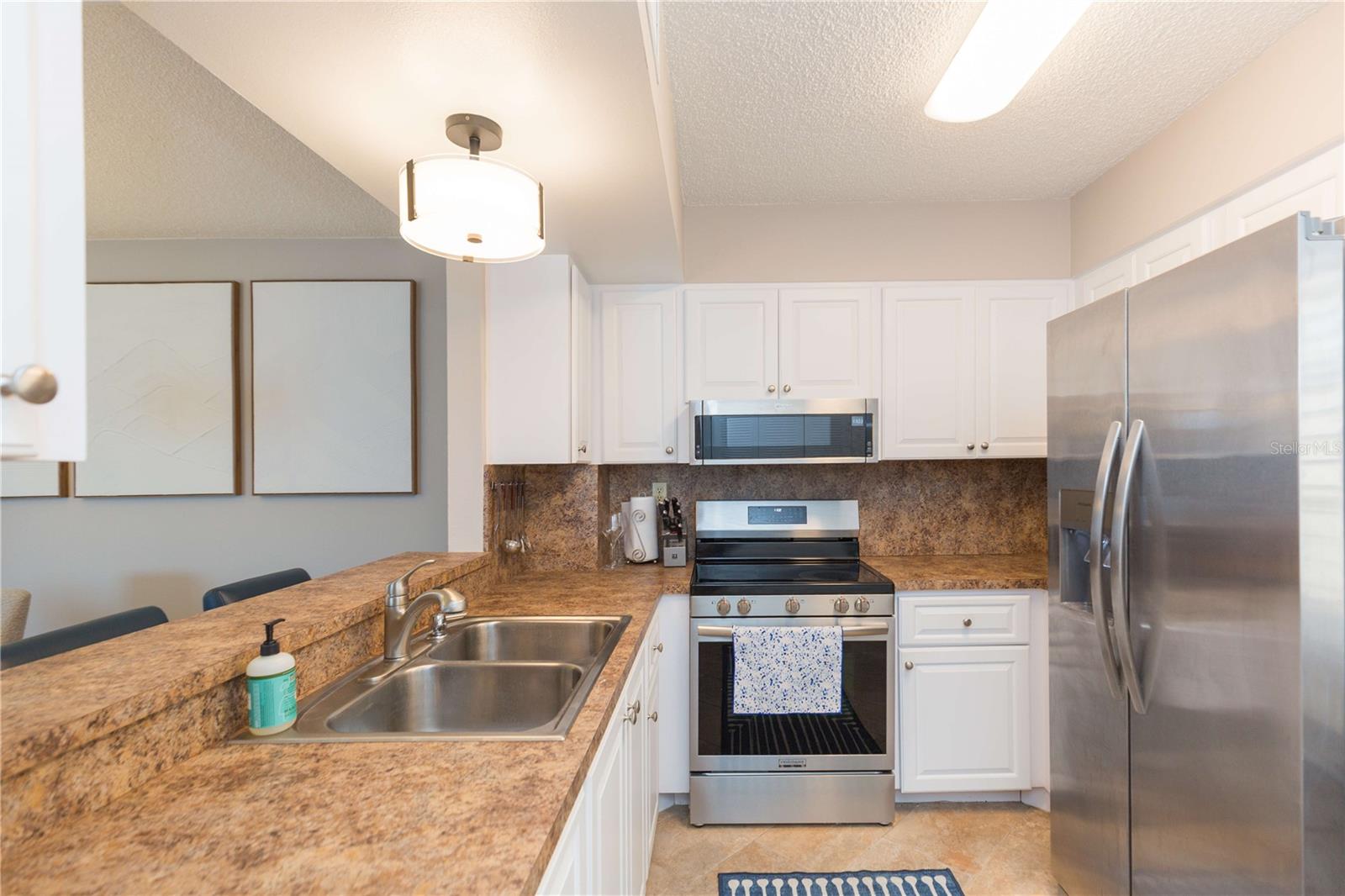 LA PUERTA DEL SOL CONDO - Residential Lease