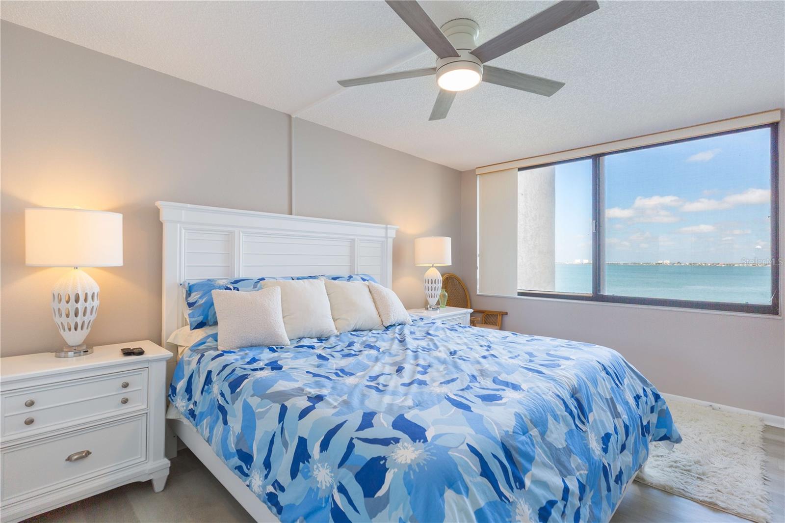 LA PUERTA DEL SOL CONDO - Residential Lease