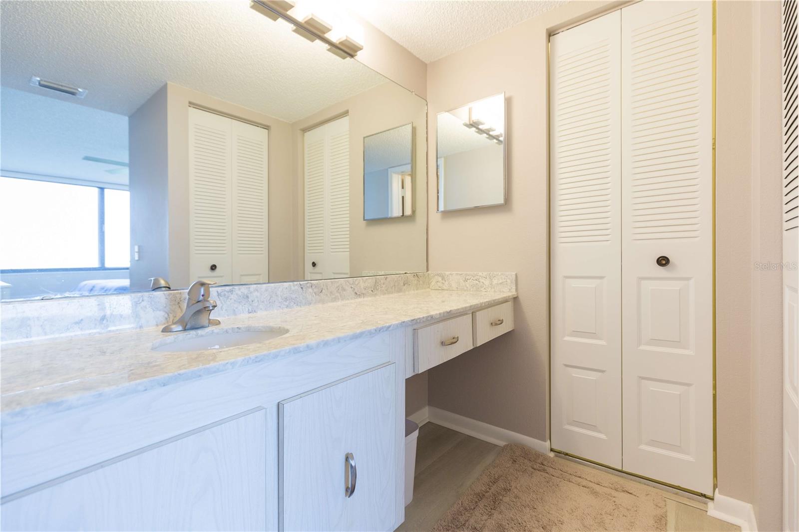 LA PUERTA DEL SOL CONDO - Residential Lease