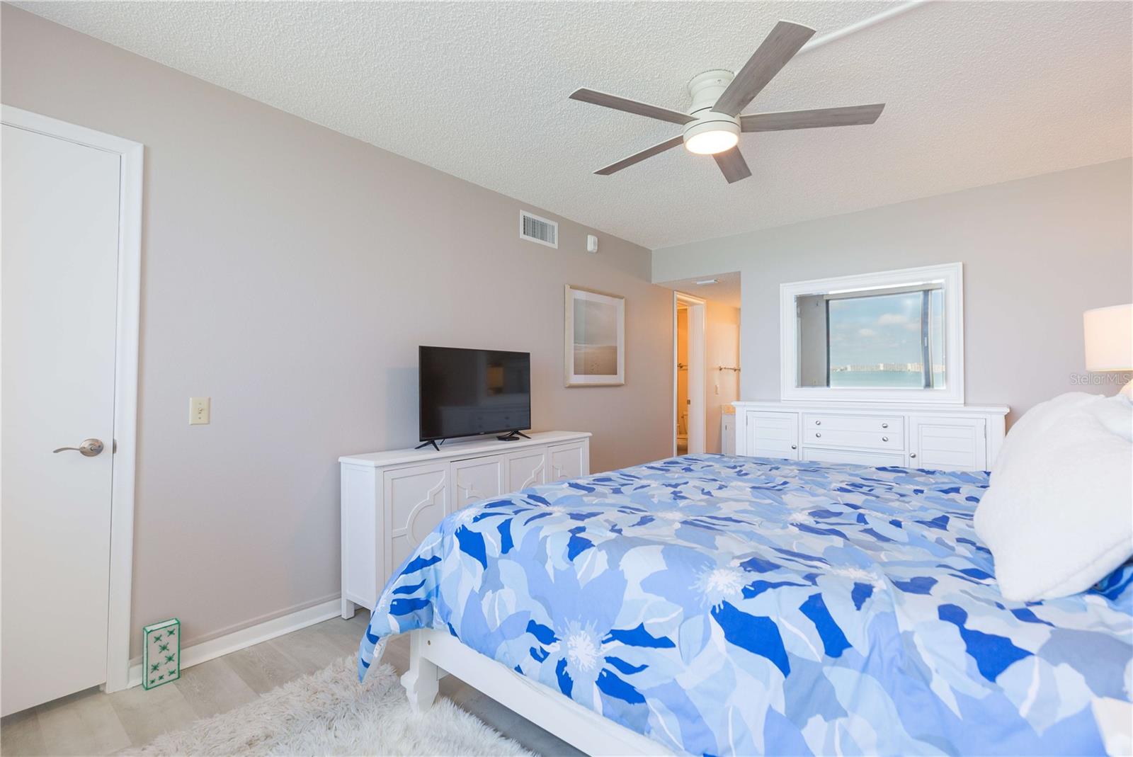 LA PUERTA DEL SOL CONDO - Residential Lease