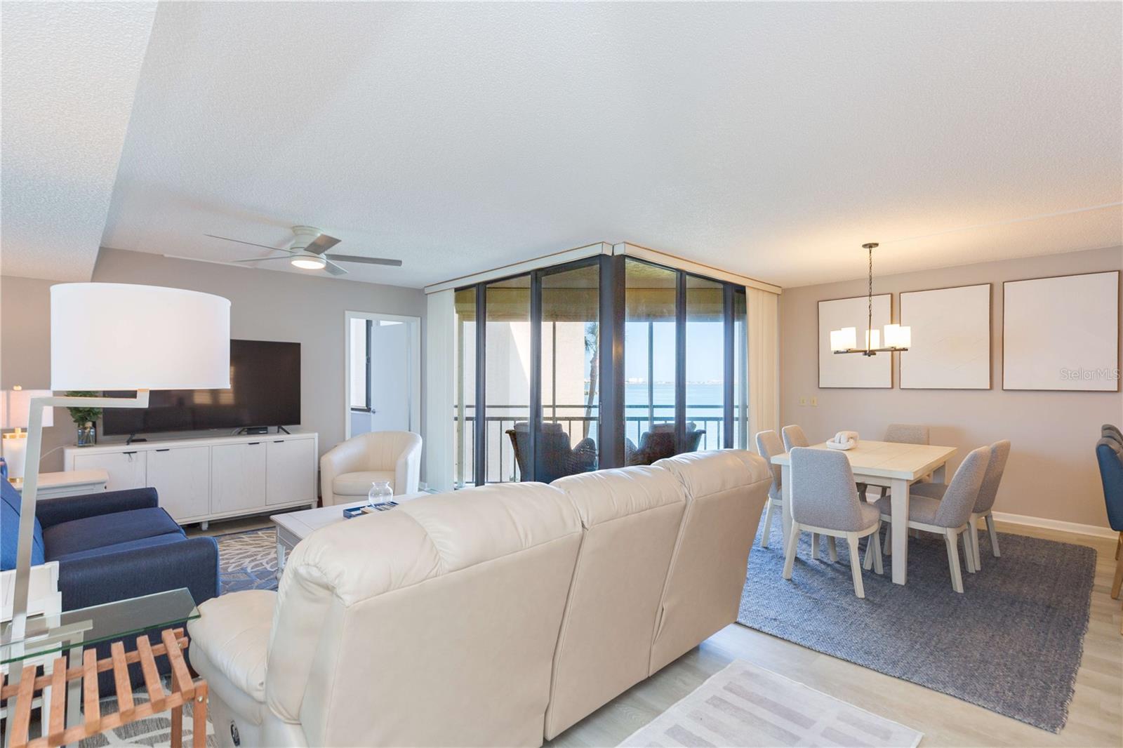 LA PUERTA DEL SOL CONDO - Residential Lease