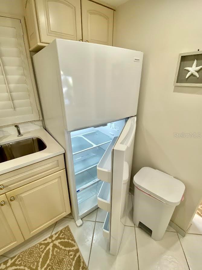 LIDO TOWERS - Residential Lease