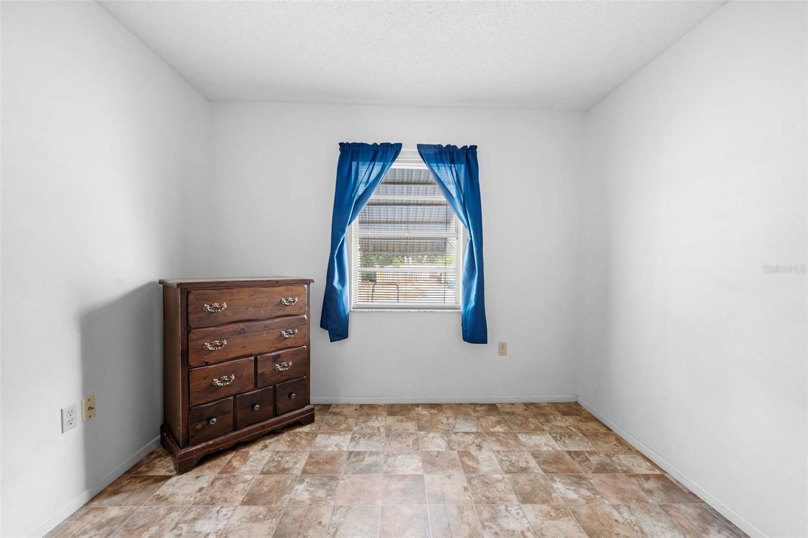 HOLIDAY ESTATES - Residential