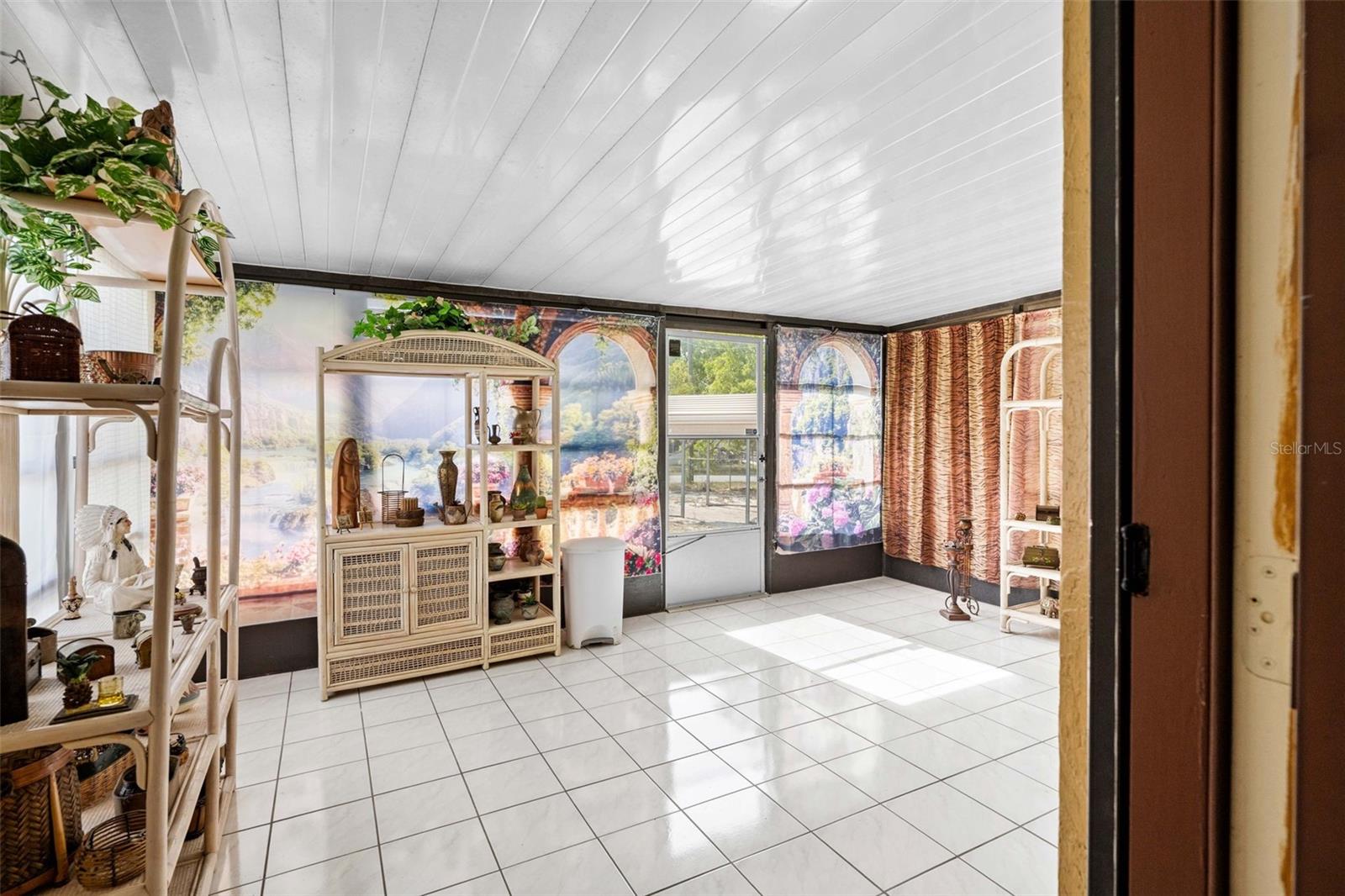 HOLIDAY ESTATES - Residential