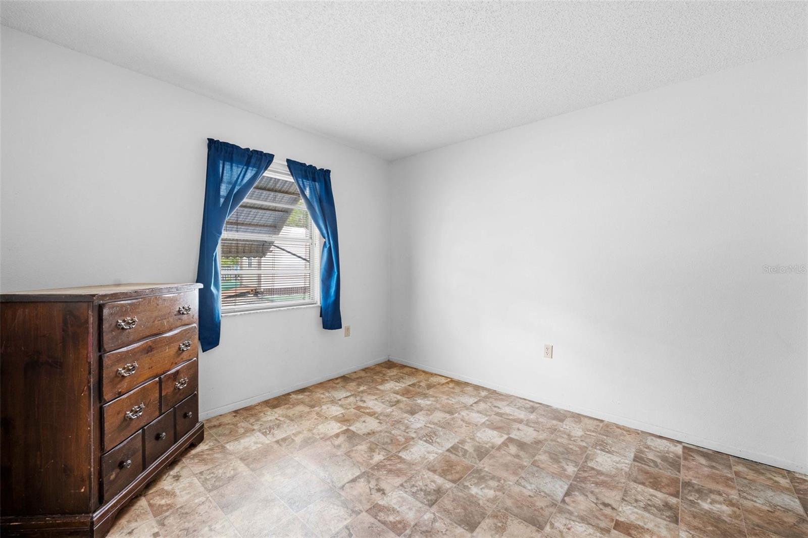 HOLIDAY ESTATES - Residential