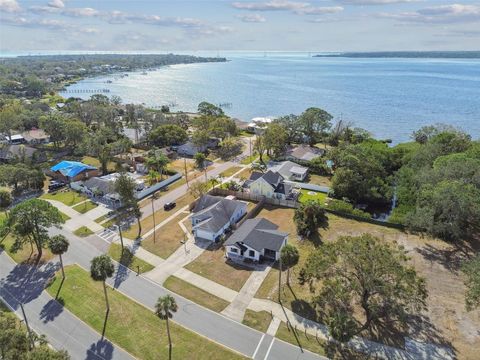 A home in OLDSMAR