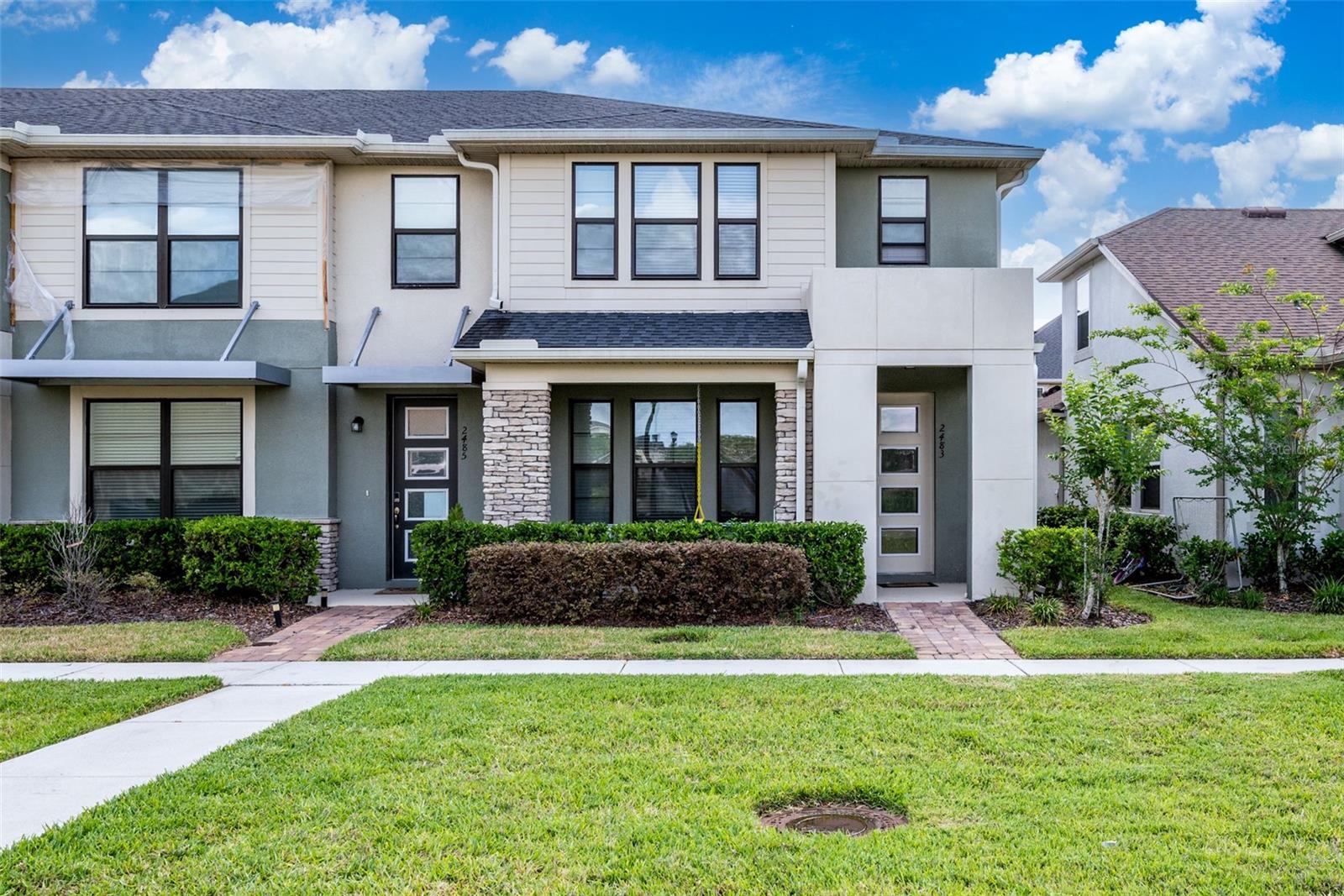 Tapestry is a resort style living community, the dream place to live! This gorgeous townhome features 3 bedroom, 2.5 bath and 2 car garage Very spacious, Gated community with 24 hours security guard, great community amenities, resort style pool with water slide, park splash, playground area, beautiful club house and fitness center. Perfectly located, just minutes from The Loop, Publix, restaurants, shopping centers, international drive, attractions & theme parks Disney, Universal Studios and Sea World, SR 417, FL Turnpike, Osceola Pkwy, John Young Parkway, Turnpike