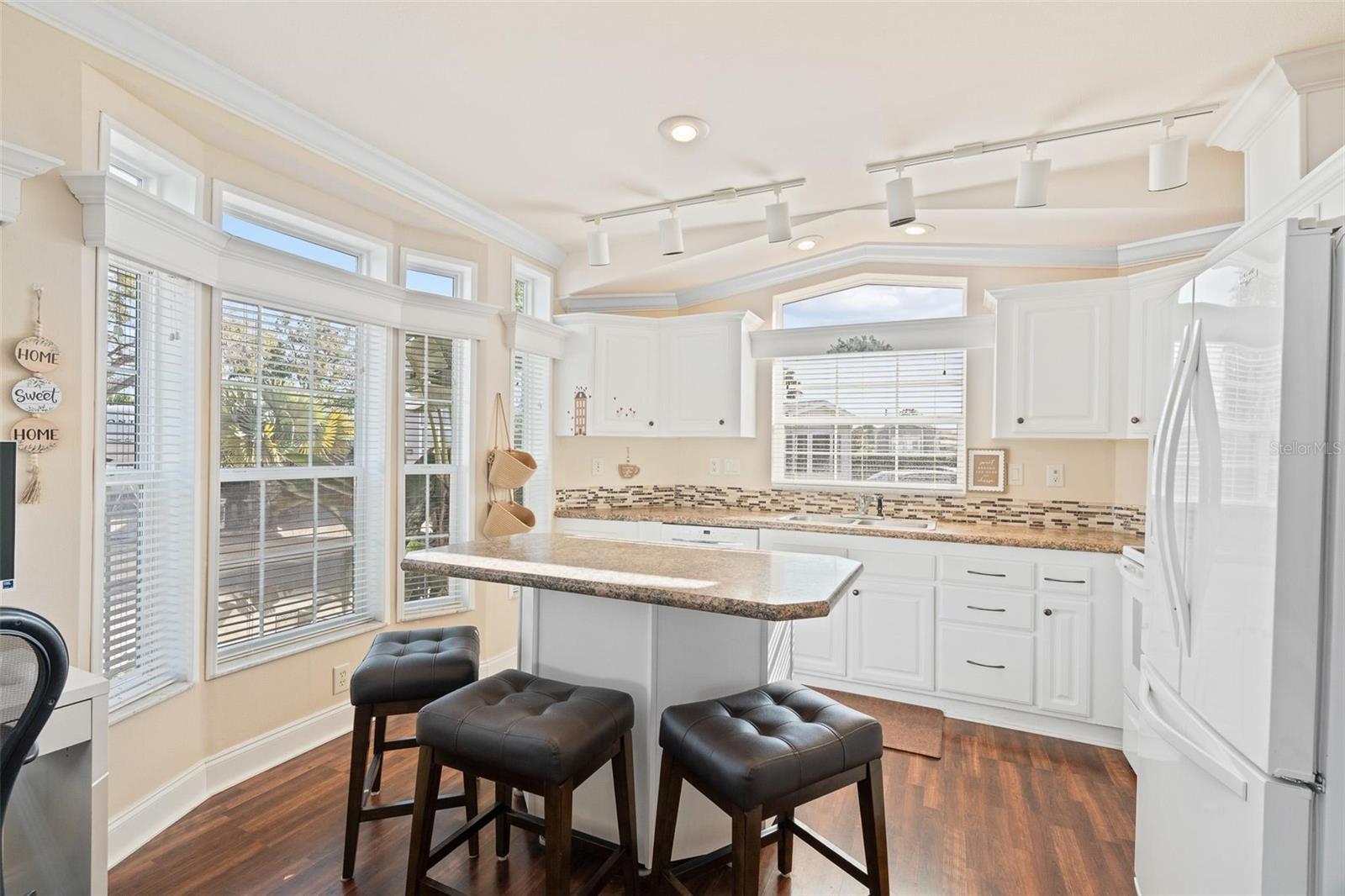 ELITE RESORTS AT CITRUS VALLEY CONDO UNIT 19 - Residential