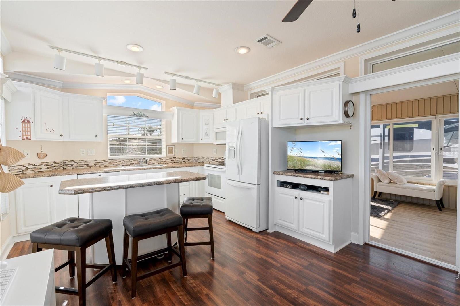 ELITE RESORTS AT CITRUS VALLEY CONDO UNIT 19 - Residential