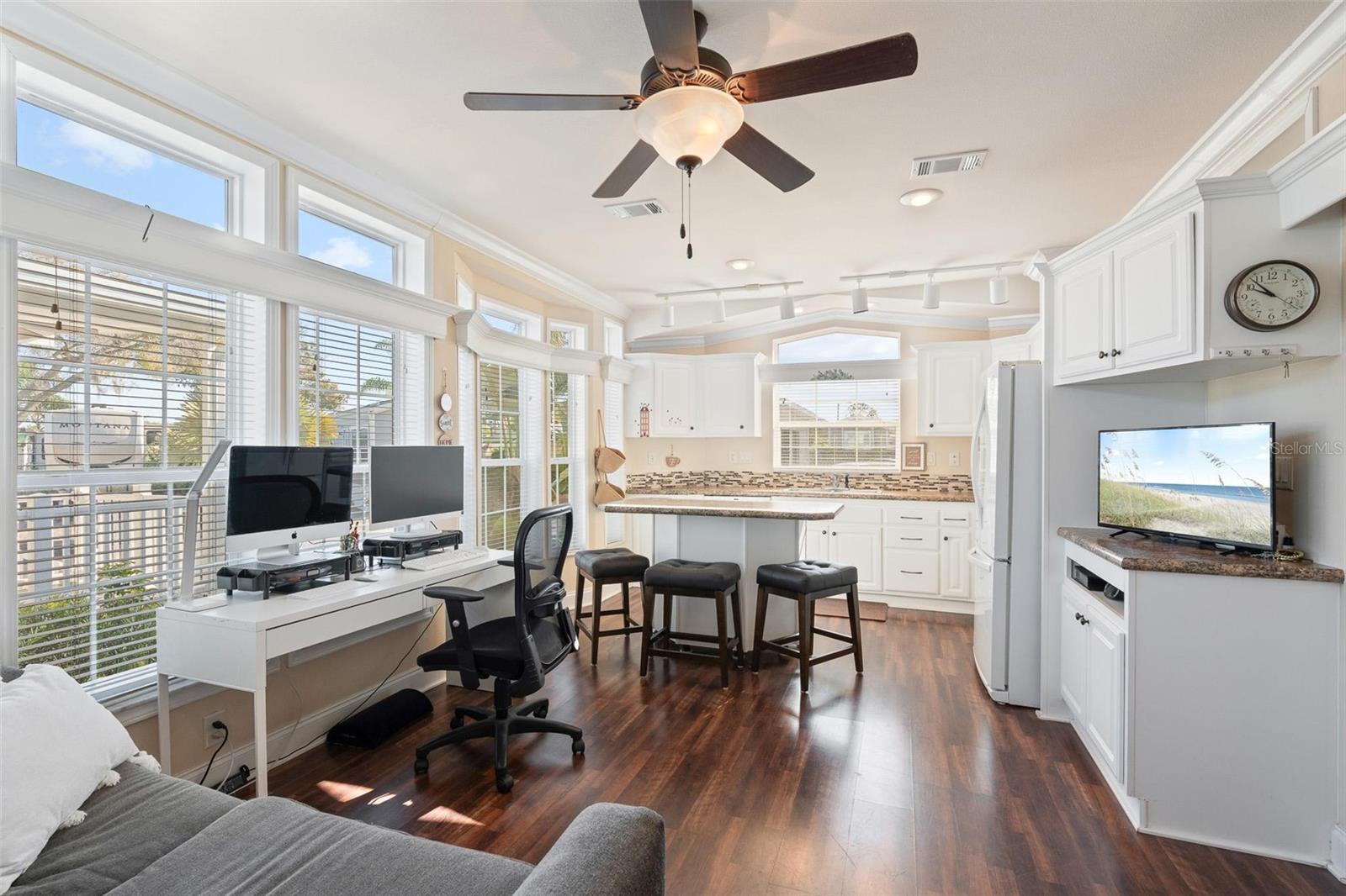 ELITE RESORTS AT CITRUS VALLEY CONDO UNIT 19 - Residential