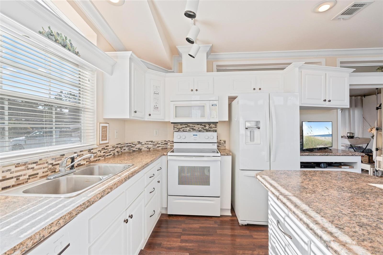 ELITE RESORTS AT CITRUS VALLEY CONDO UNIT 19 - Residential