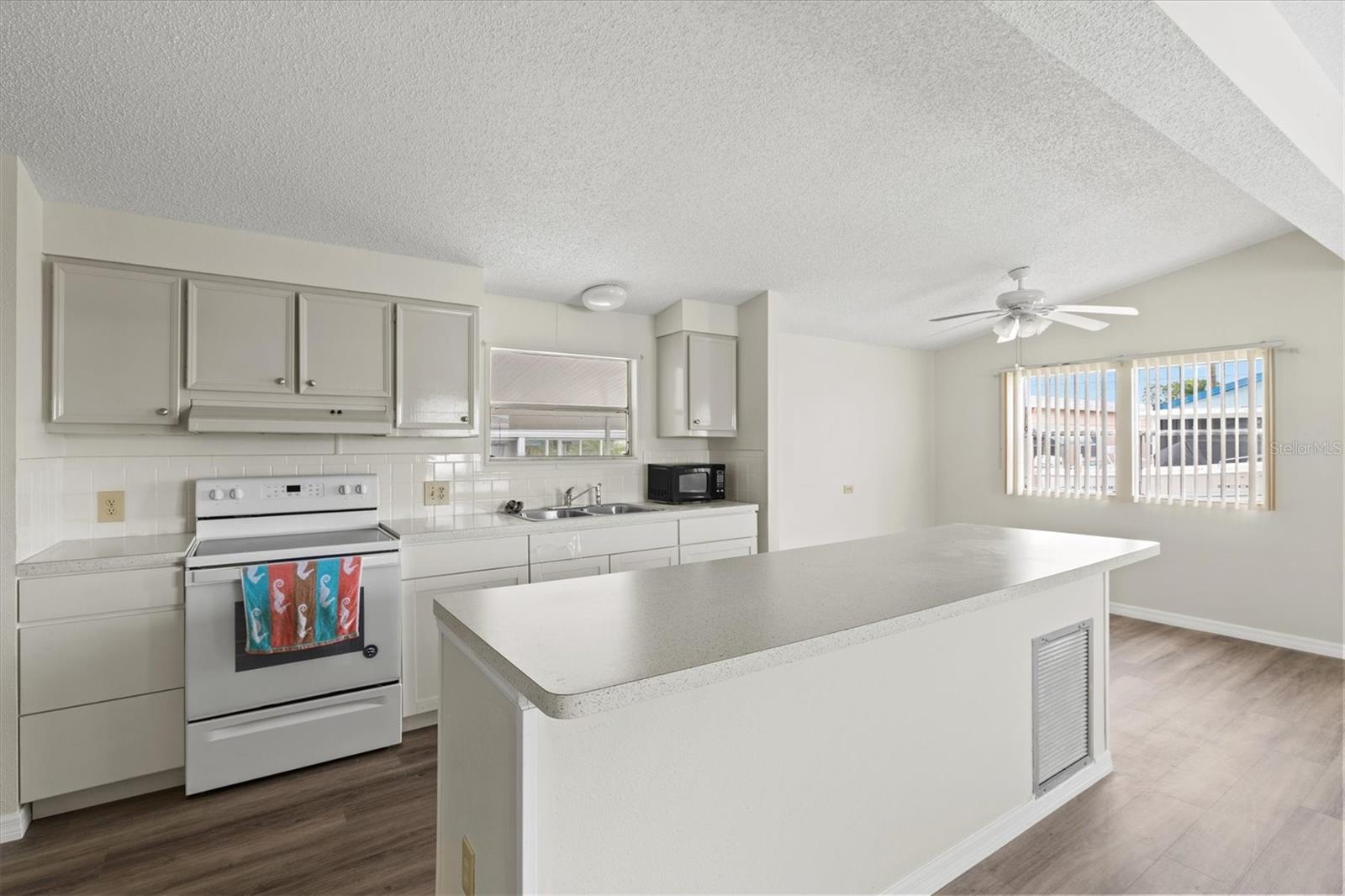 SUNNY SHORES TRAILER COMMUNITY - Residential