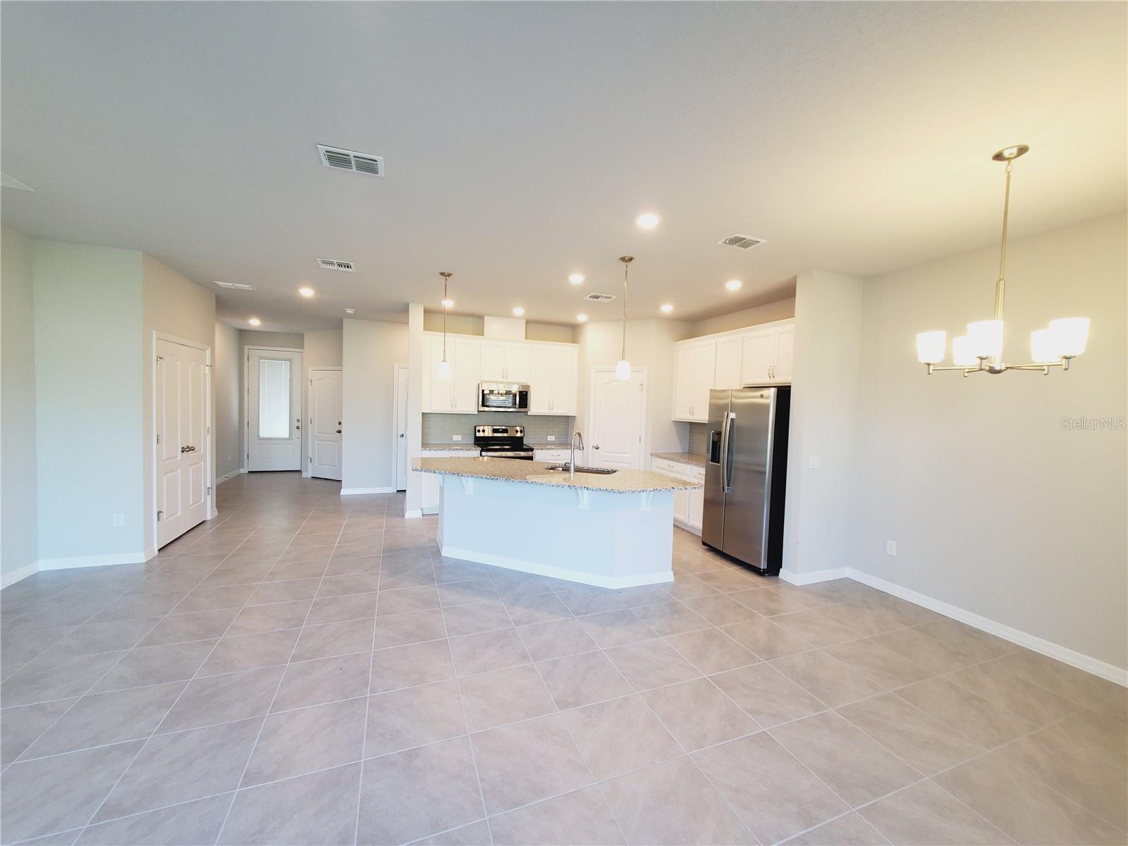 LAKE MDW LNDG - Residential Lease