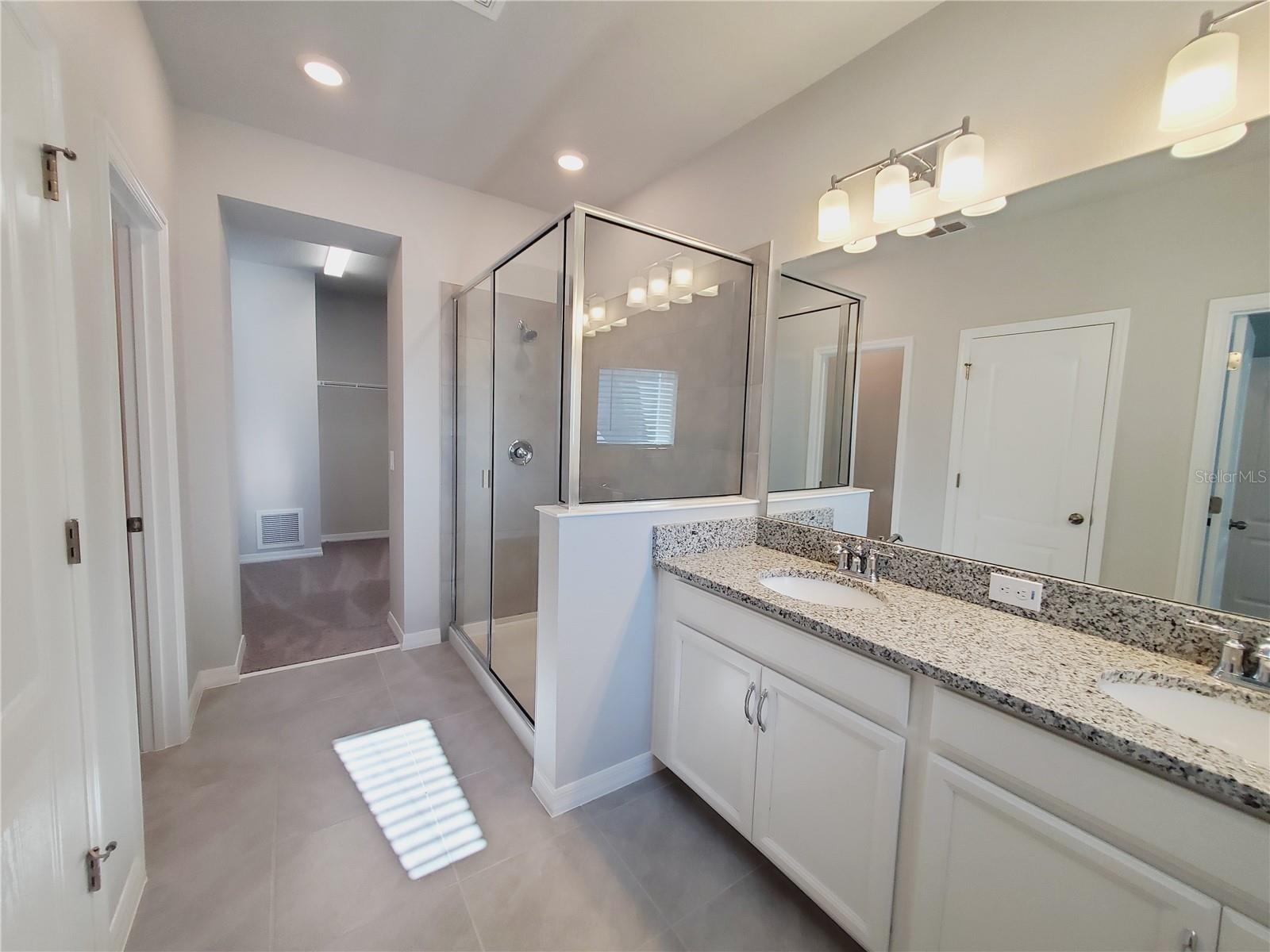 LAKE MDW LNDG - Residential Lease