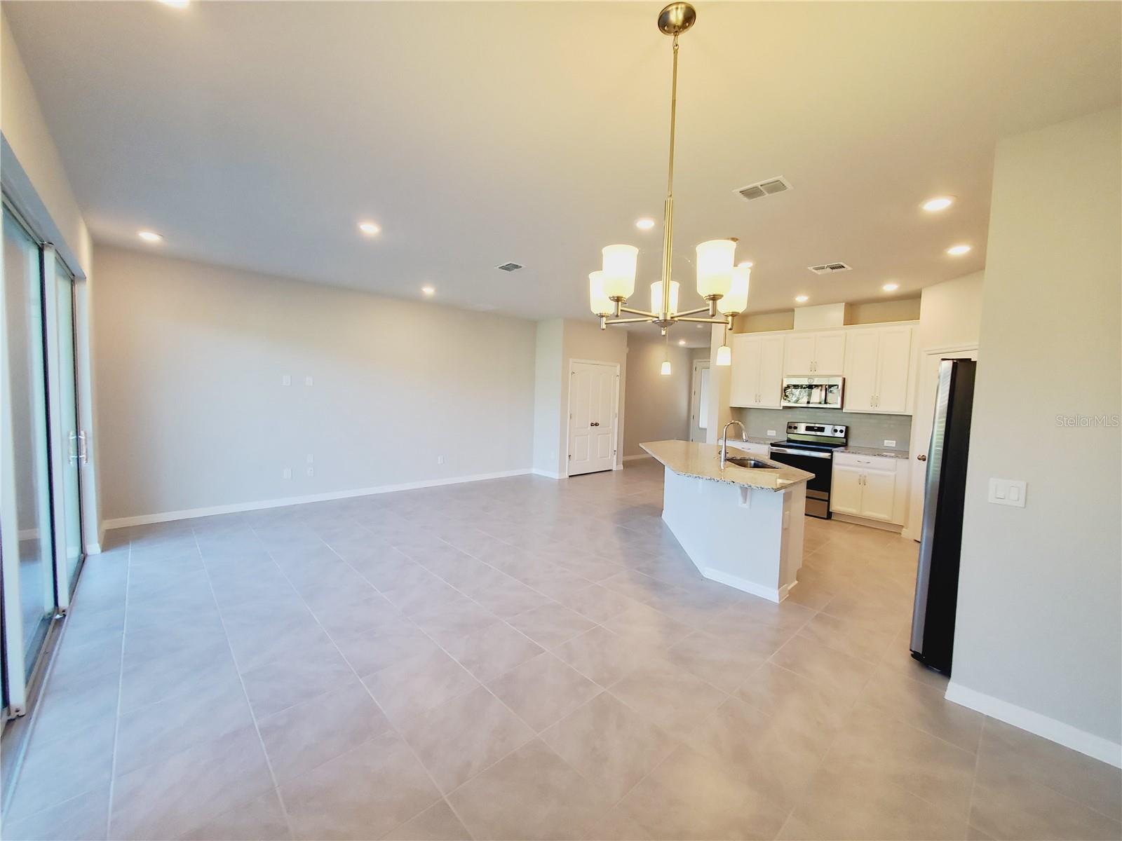 LAKE MDW LNDG - Residential Lease