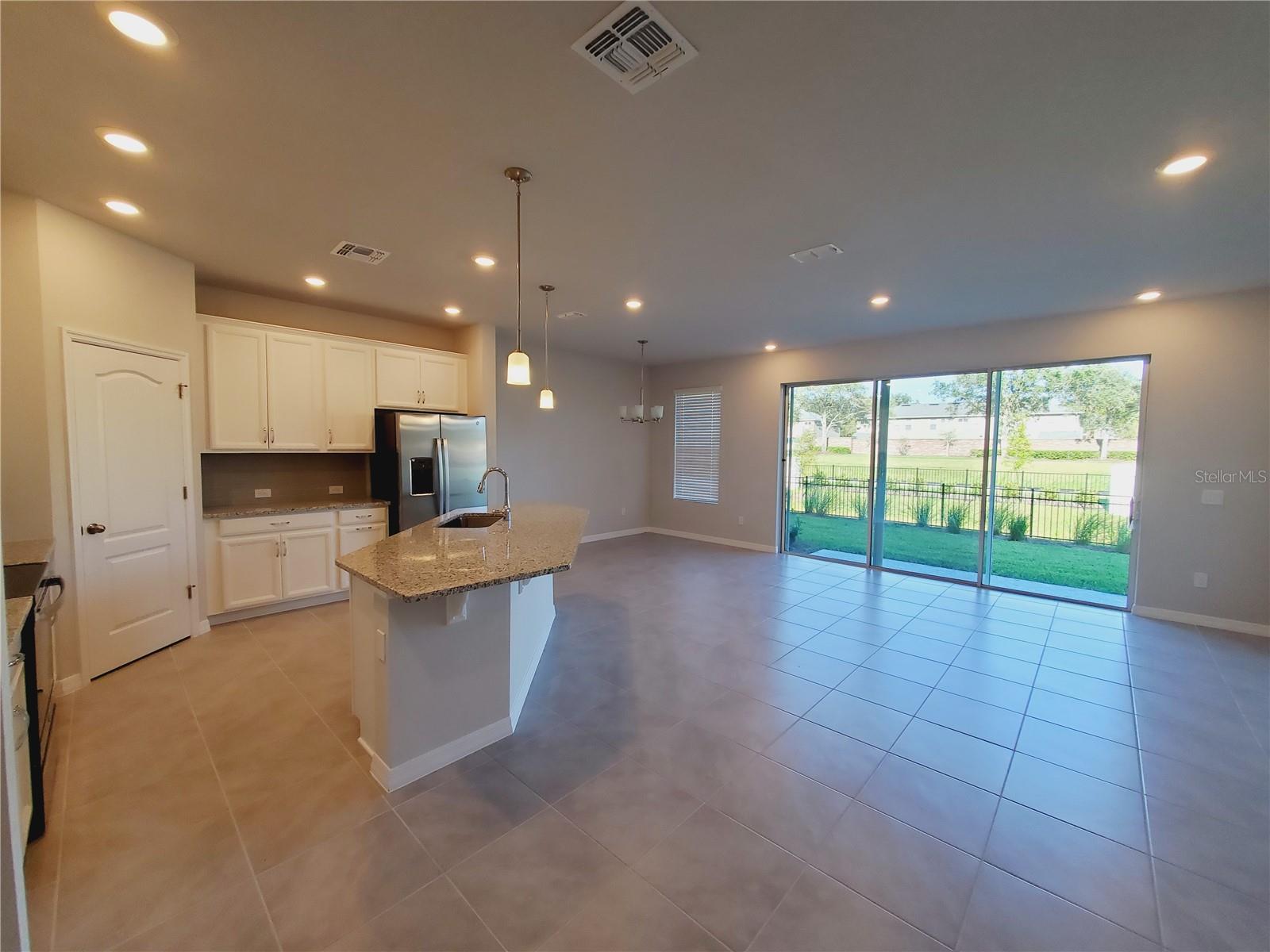 LAKE MDW LNDG - Residential Lease