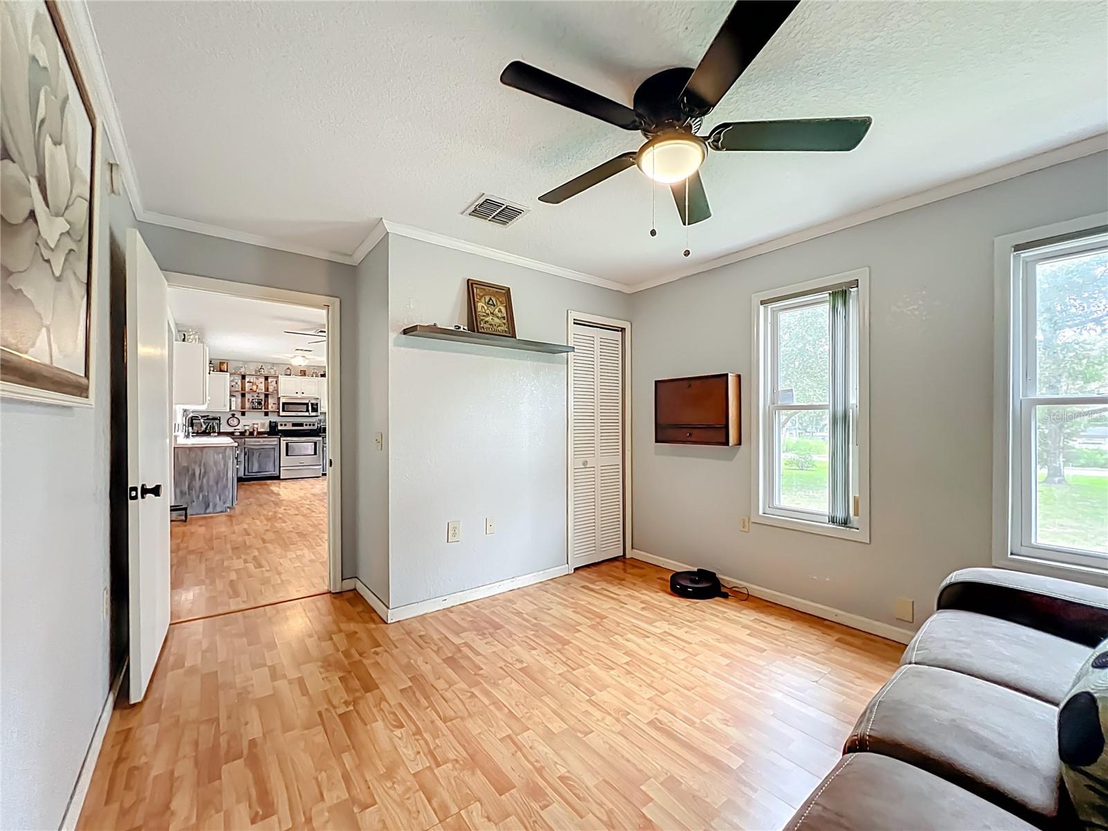 LAKE TROPICANA RANCHETTES - Residential