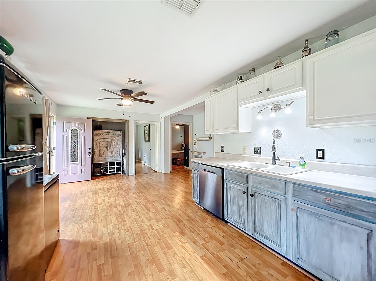 LAKE TROPICANA RANCHETTES - Residential