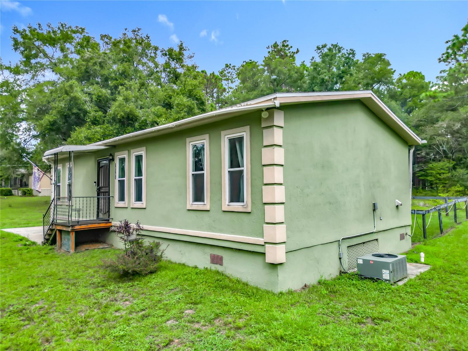 LAKE TROPICANA RANCHETTES - Residential