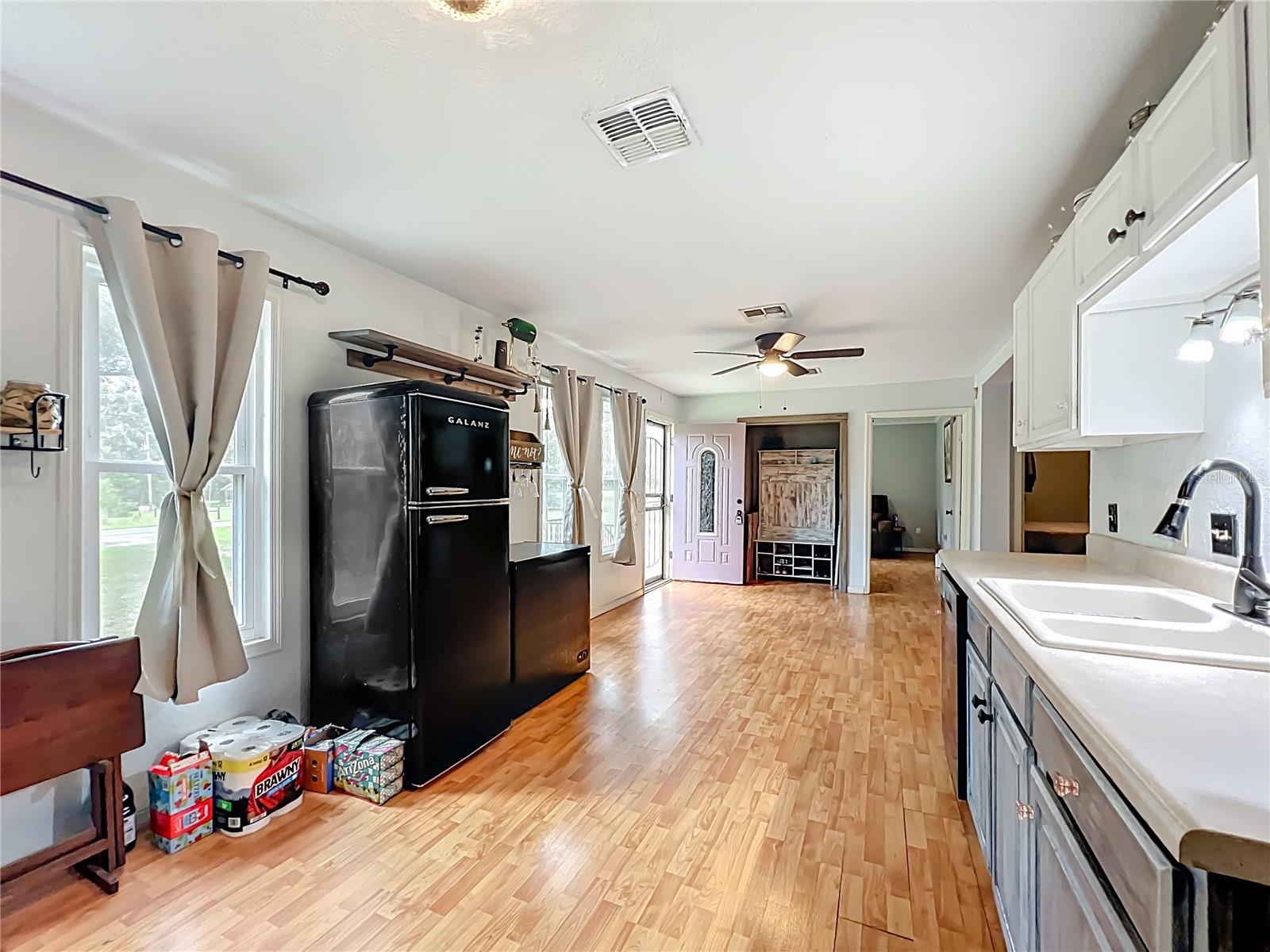 LAKE TROPICANA RANCHETTES - Residential