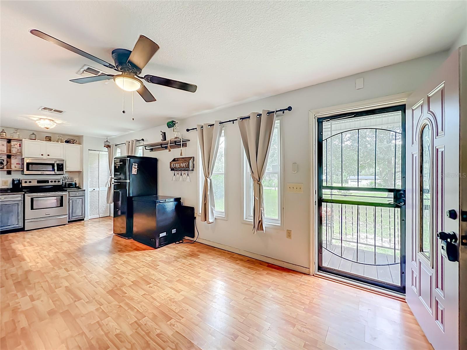 LAKE TROPICANA RANCHETTES - Residential