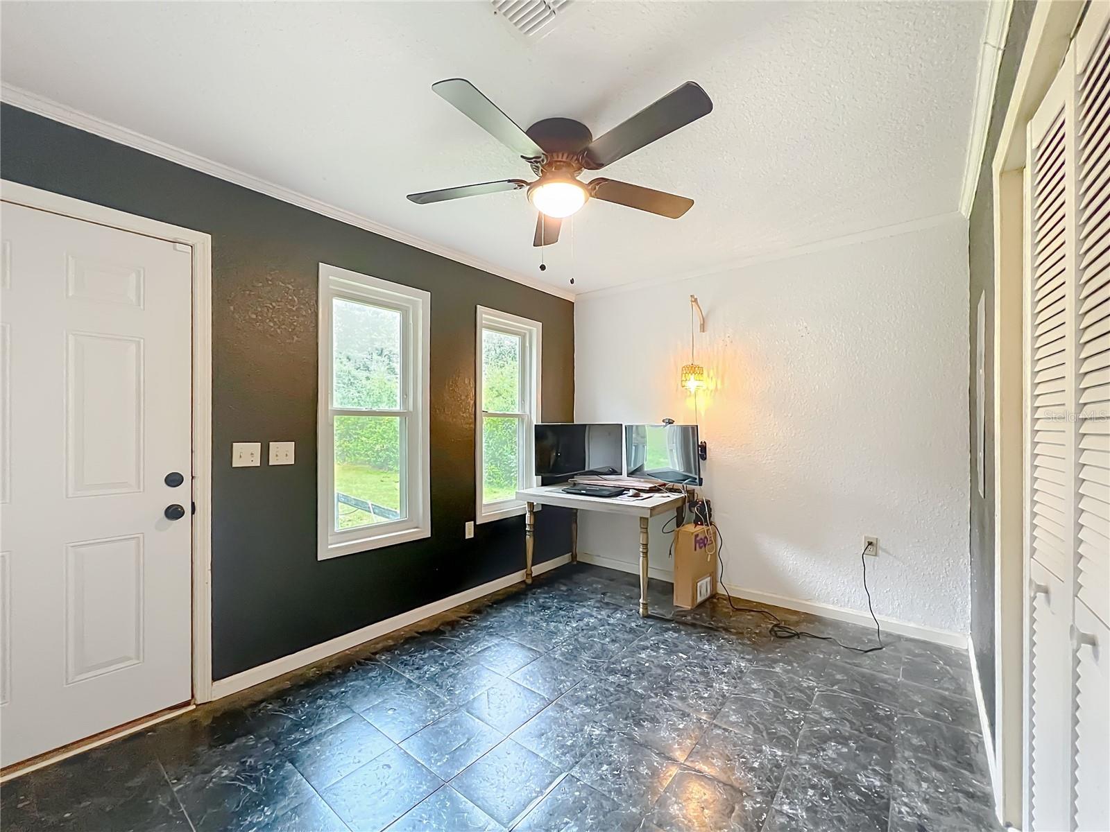 LAKE TROPICANA RANCHETTES - Residential