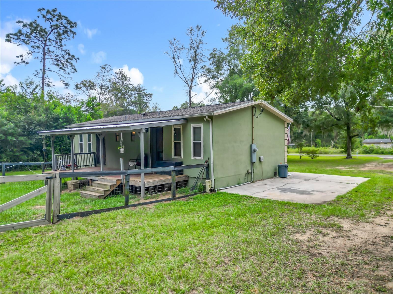 LAKE TROPICANA RANCHETTES - Residential