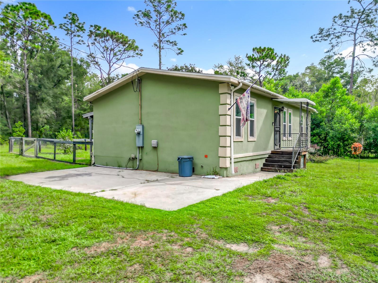 LAKE TROPICANA RANCHETTES - Residential