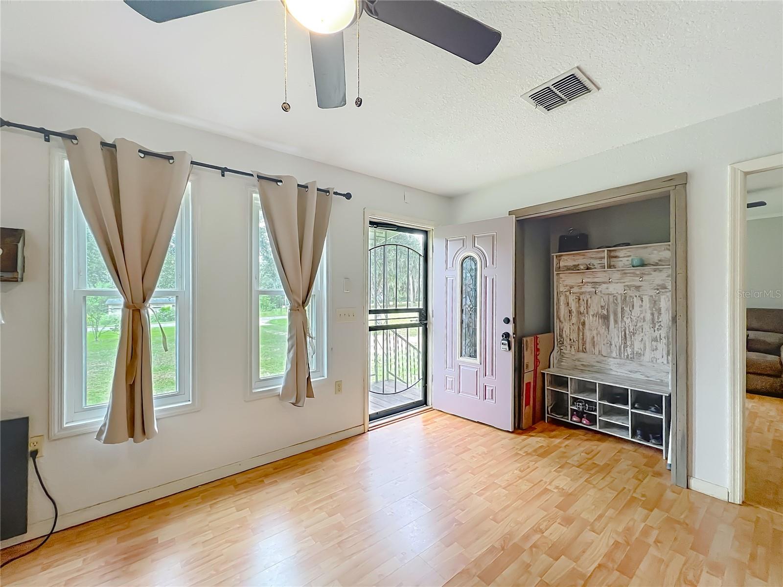 LAKE TROPICANA RANCHETTES - Residential