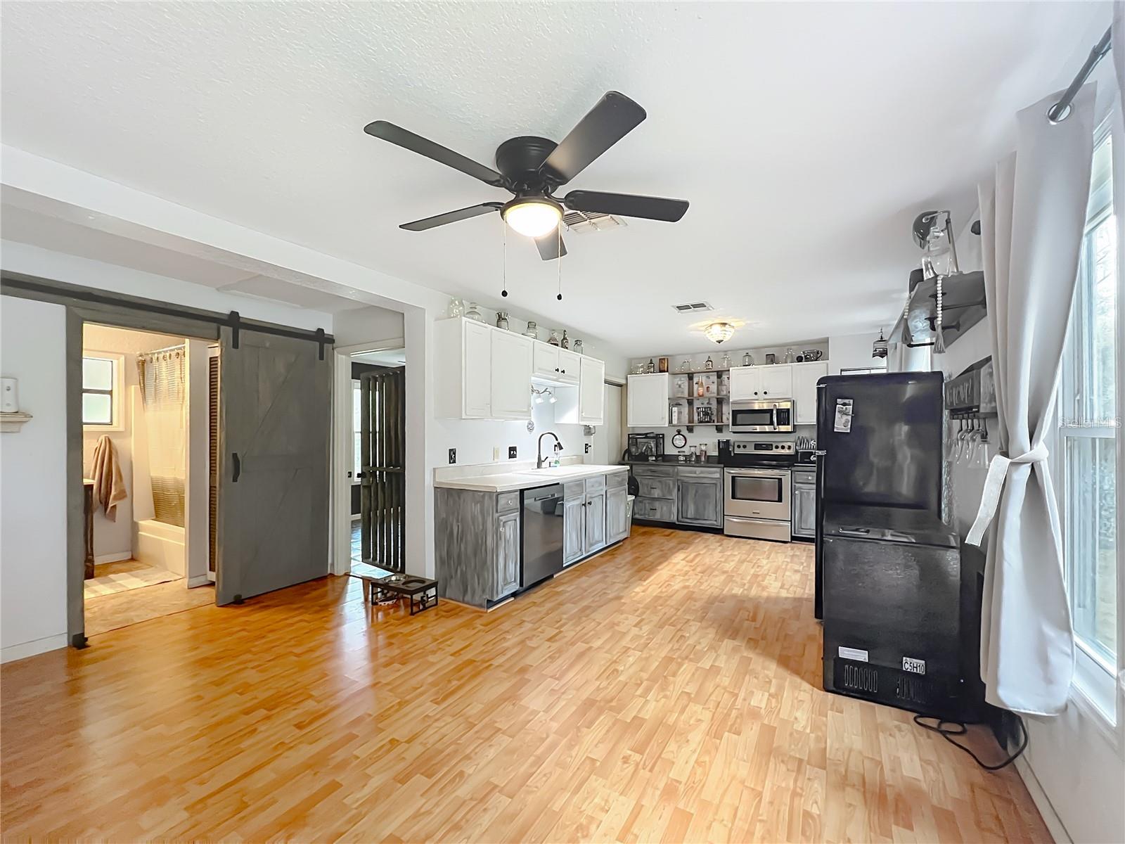 LAKE TROPICANA RANCHETTES - Residential