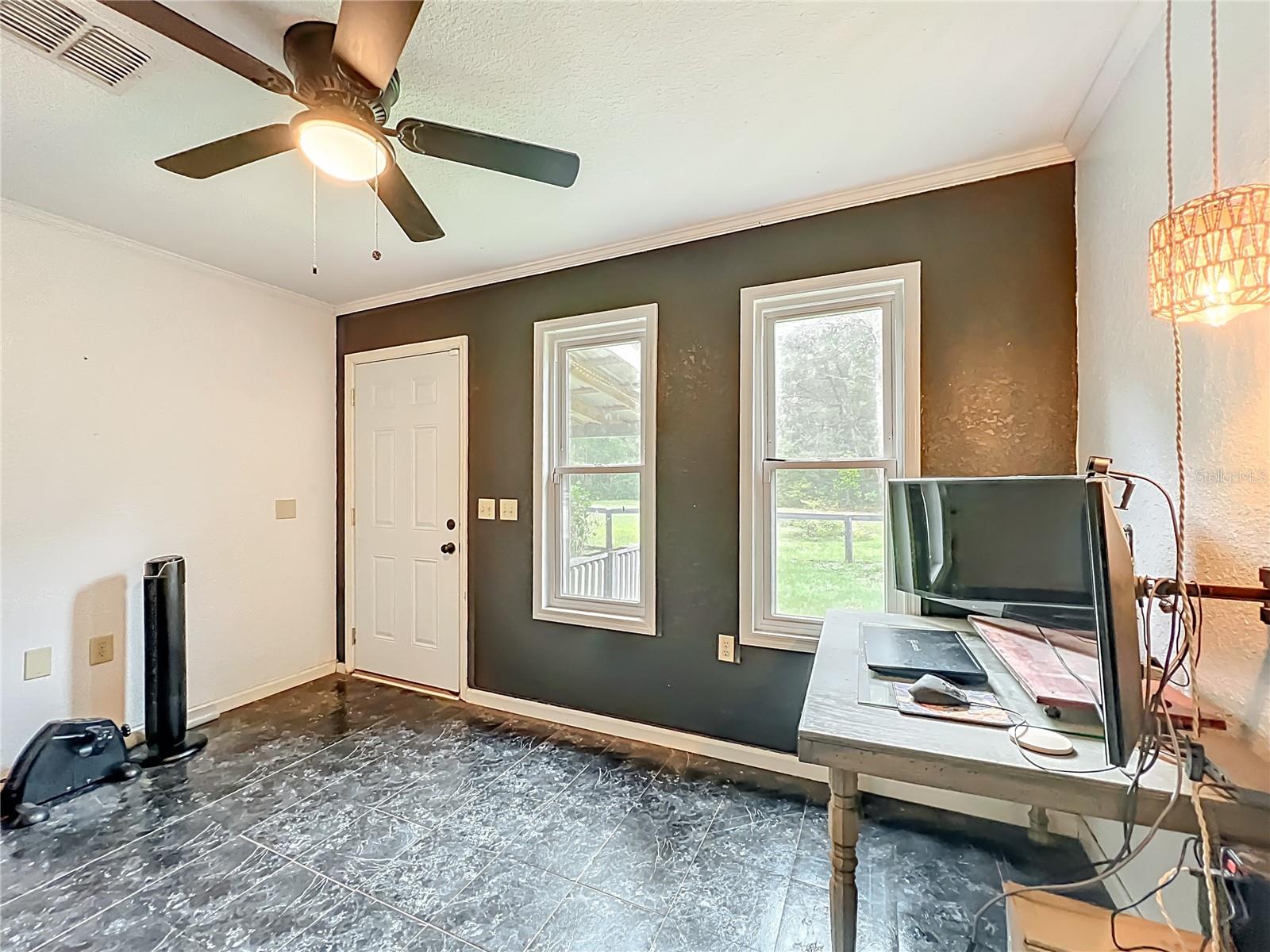 LAKE TROPICANA RANCHETTES - Residential