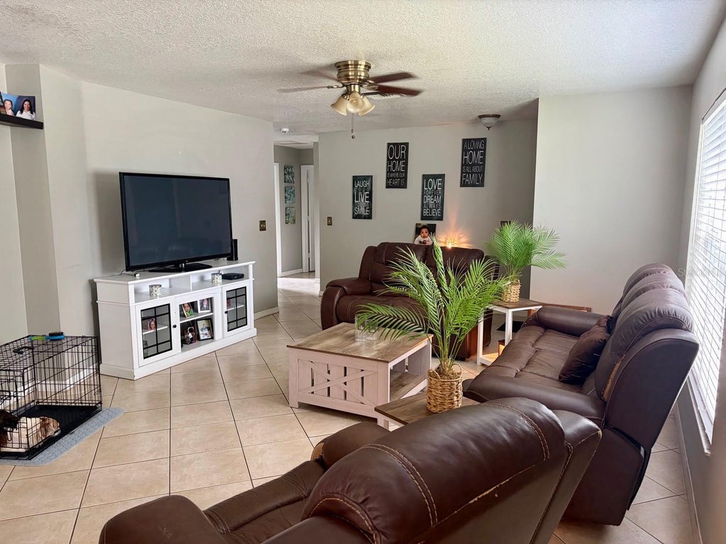 Photo of 914 Nicholson St, Clearwater, FL 33755 (MLS # TB8541360)