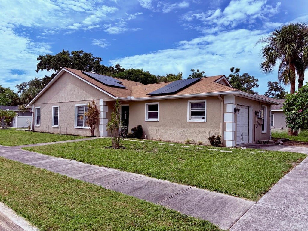 Photo of 914 Nicholson St, Clearwater, FL 33755 (MLS # TB8541360)