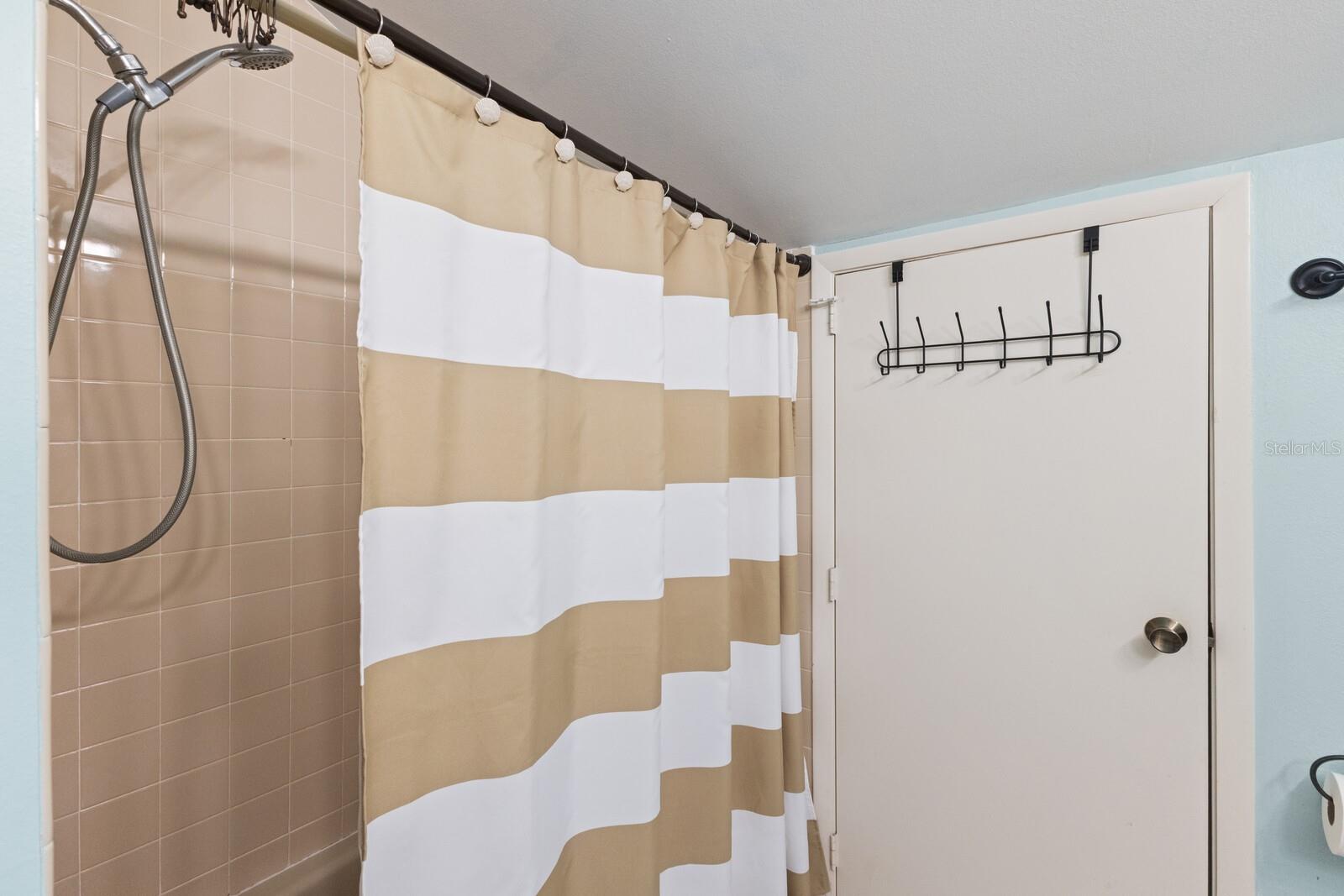 UNIT 21 HUNTINGWOOD - Residential Lease