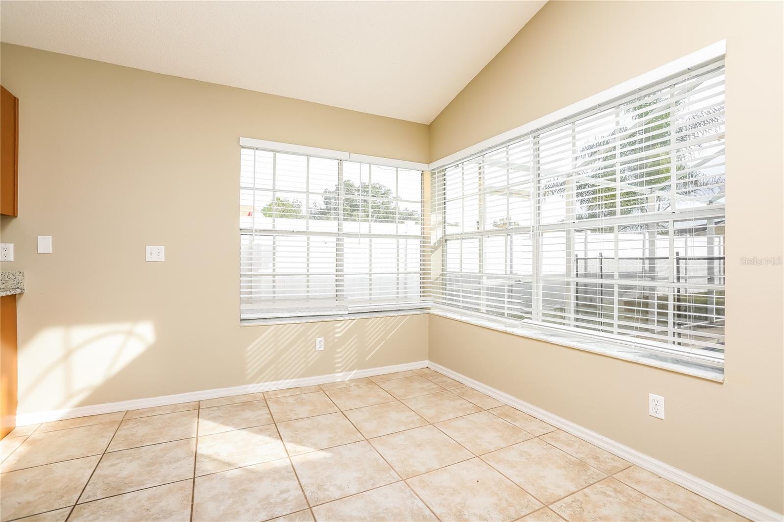 2566 DAVENPORT CIRCLE