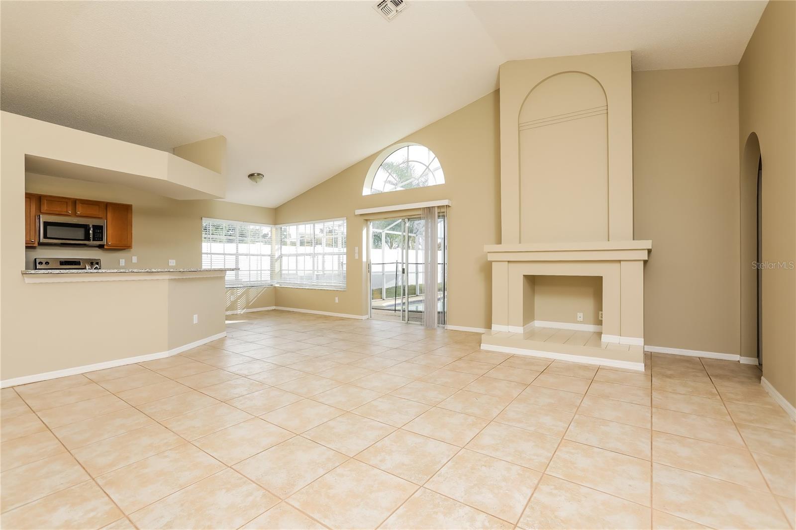 2566 DAVENPORT CIRCLE