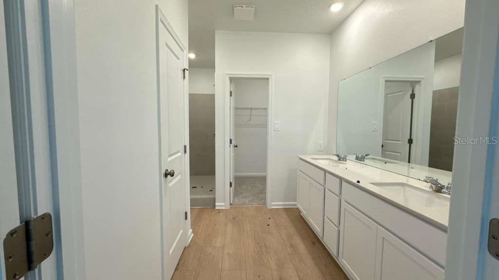 EDGEWATER CROSS PRAIRIE PH 1 - Residential Lease